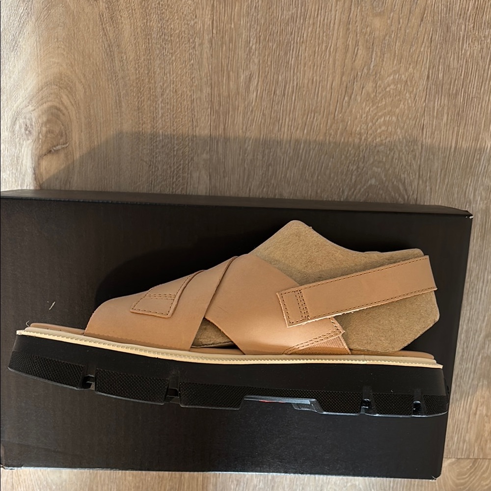 Sorel rein cb crisscross Beige Sandals with Black Soles new in box sz 9 - Picture 4 of 4